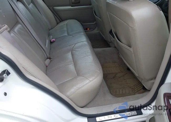 2LNBL8CV0AX611313: 42294050