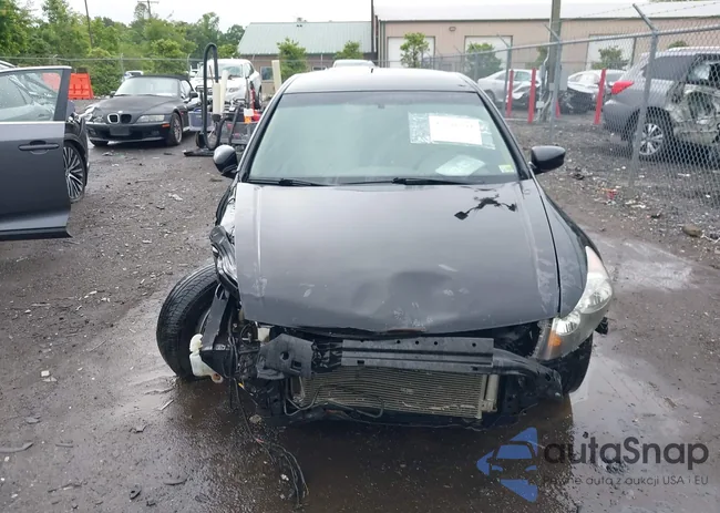 1HGCP2F41AA121650: 42296204