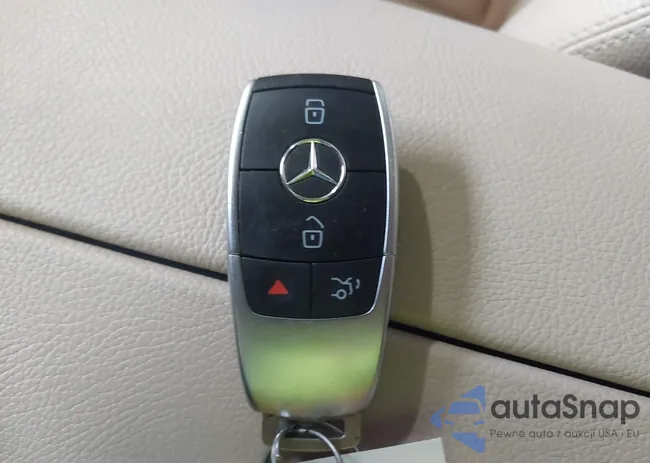 W1N0G8EB4LF841883: 42296210