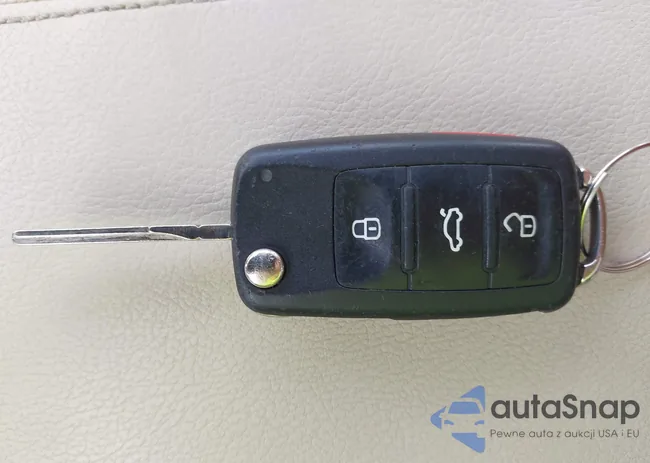 1VWCT7A33GC065582: 42296784