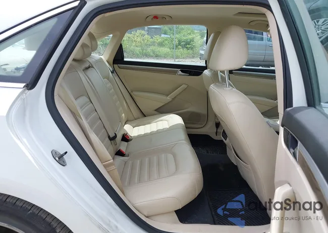 1VWCT7A33GC065582: 42296784