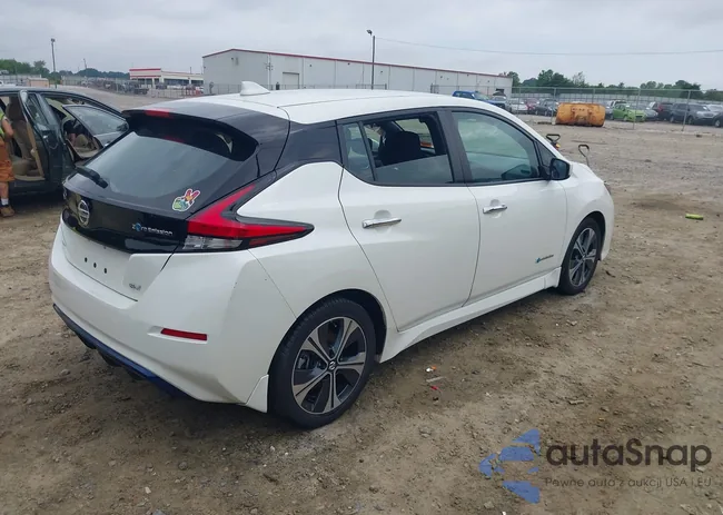 1N4AZ1CP5JC303483: 42295799