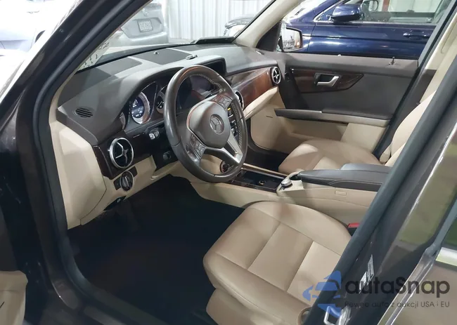 WDCGG8JB9FG370415: 42297336