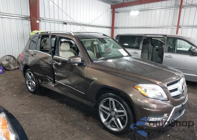 WDCGG8JB9FG370415: 42297336