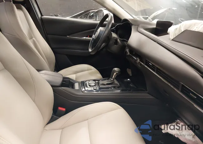 3MVDMBCM4RM657165: 42297738