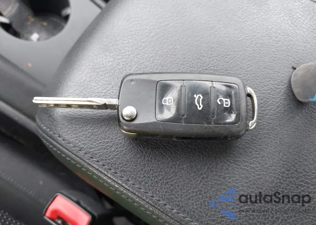 1VWAT7A34GC037586: 42297742