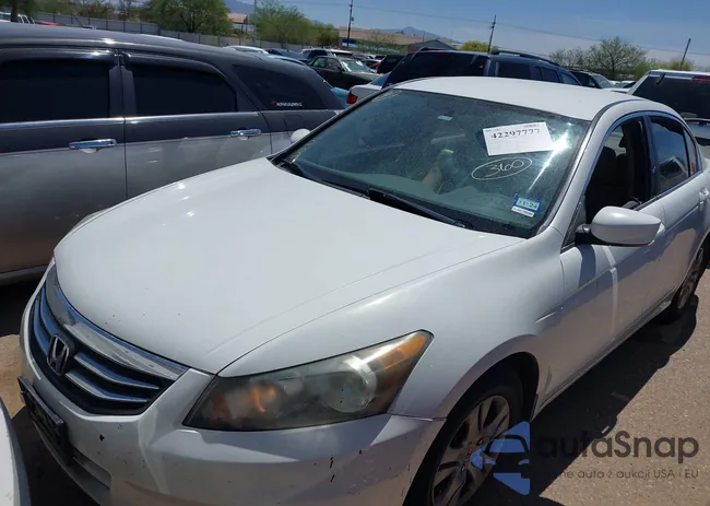 1HGCP2F66BA142299: 42297777