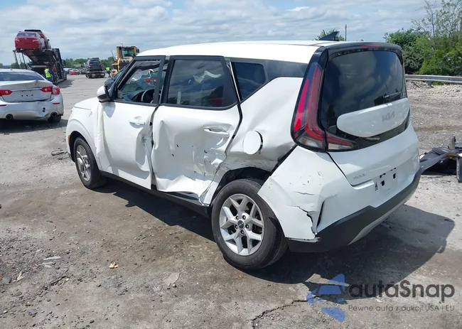 KNDJ23AU0P7864114: 42296802