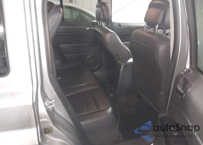 1C4NJRFB0GD500582: 42298262