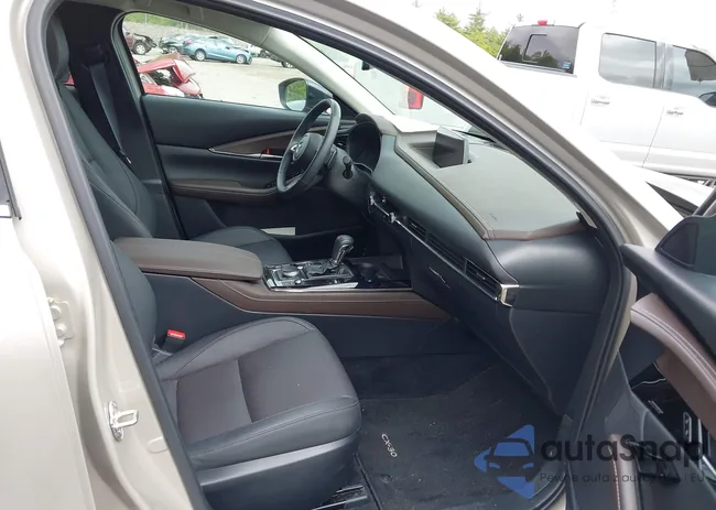 3MVDMBDY7PM566311: 42299581