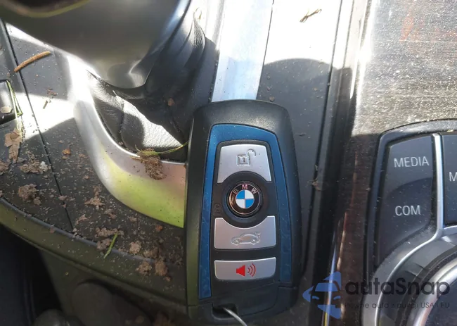 WBA8D9C33HA004810: 42299640