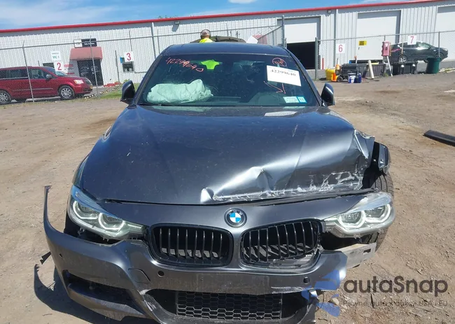 WBA8D9C33HA004810: 42299640