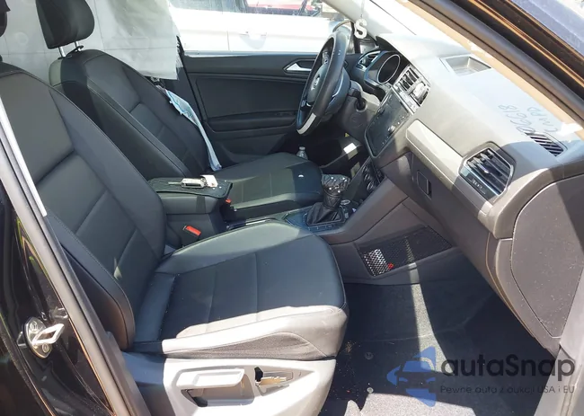 3VV3B7AX7JM106618: 42299737