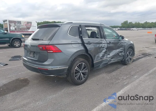 3VV3B7AX5KM124150: 42299786