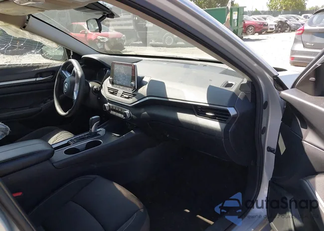 1N4BL4DV8NN308773: 42299029