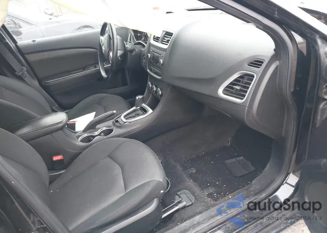 1C3CDZCB6DN576272: 42300230