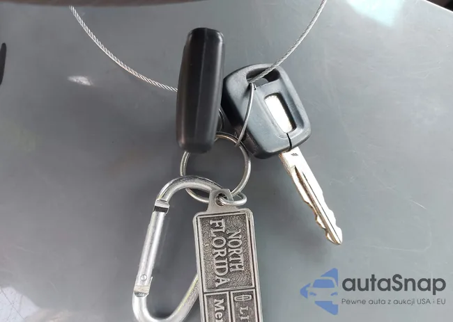 1LNHM81W32Y609706: 42300696