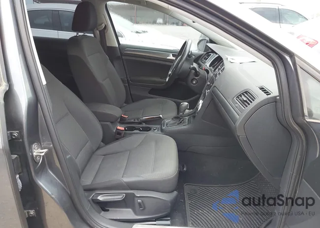 3VWD17AU0JM767562: 42301550