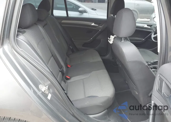 3VWD17AU0JM767562: 42301550