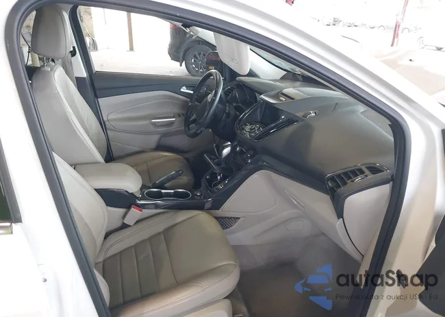 1FMCU9J97GUC32516: 42301589