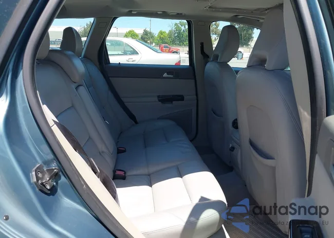 YV1MJ682452105766: 42301672