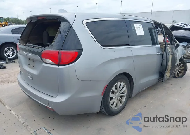 2C4RC1FG0JR279837: 42301679