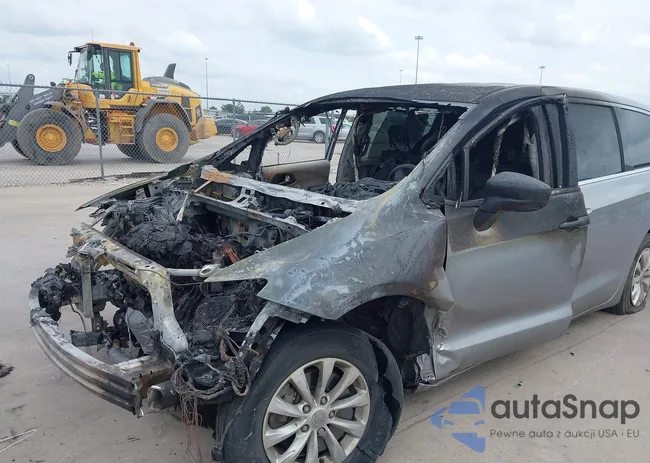 2C4RC1FG0JR279837: 42301679