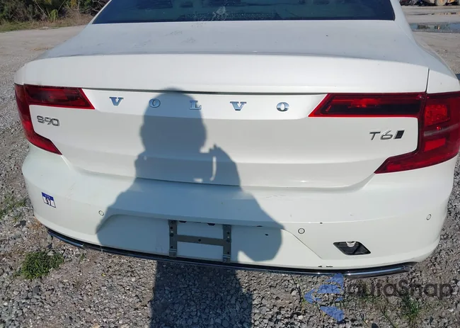 LVY992MK6JP031811: 42301680