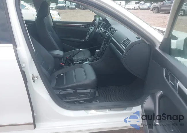 1VWMA7A33KC003098: 42300798