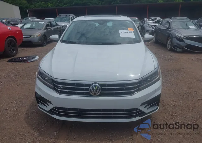 1VWMA7A33KC003098: 42300798