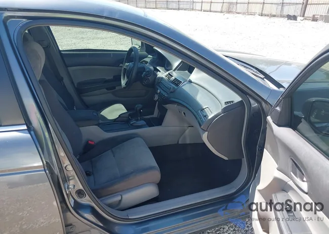 1HGCP26398A058704: 42300960