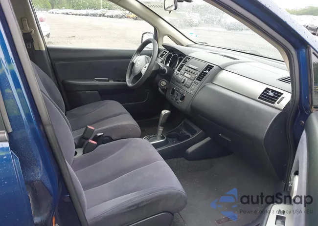 3N1BC13E18L371800: 42301039