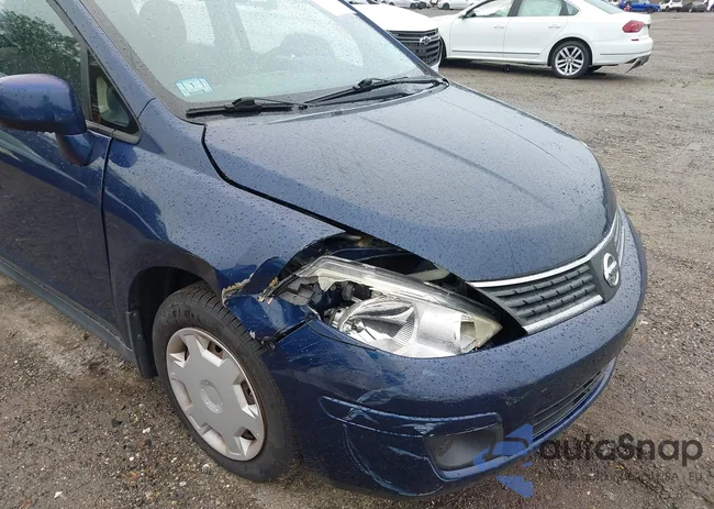 3N1BC13E18L371800: 42301039