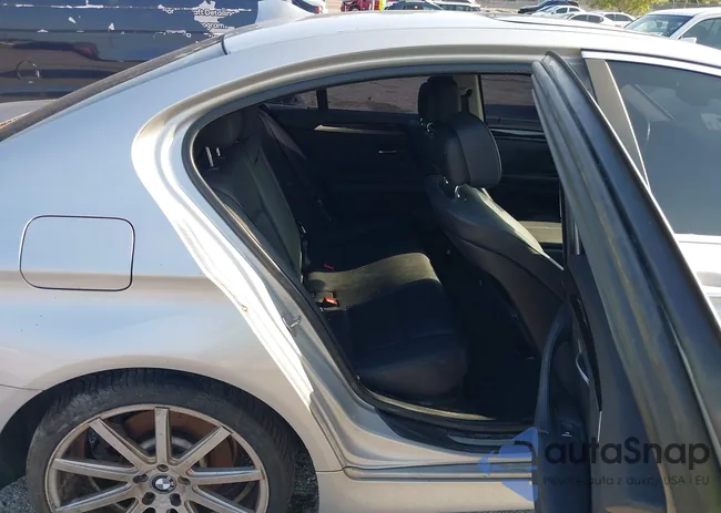 WBAXG5C58DD229696: 42302234