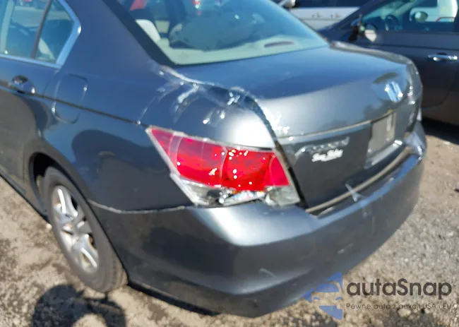 1HGCP2F44AA166078: 42302333