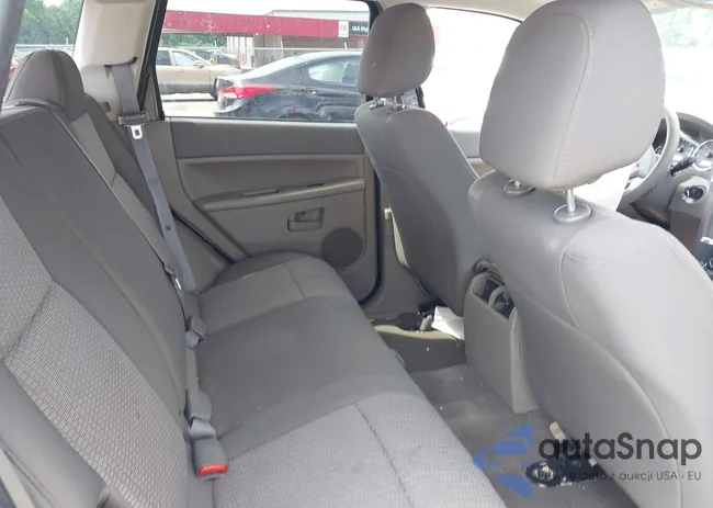 1J8GR48K88C238196: 42302760