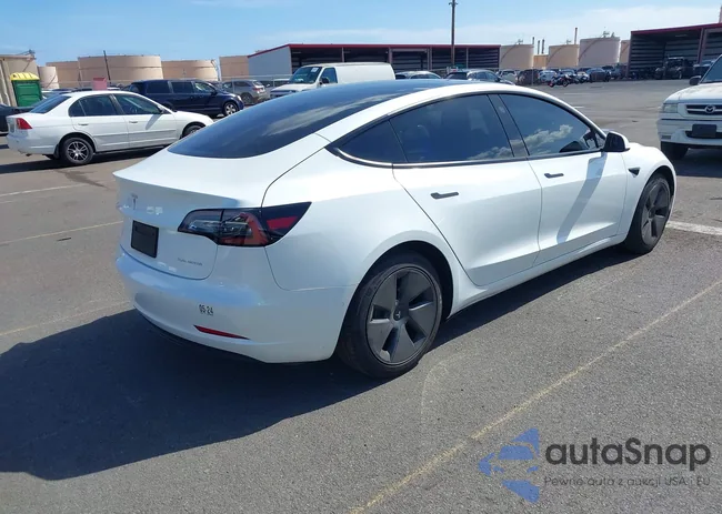 5YJ3E1EB8NF232479: 42302791