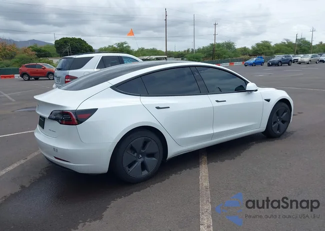 5YJ3E1EB8NF232479: 42302791