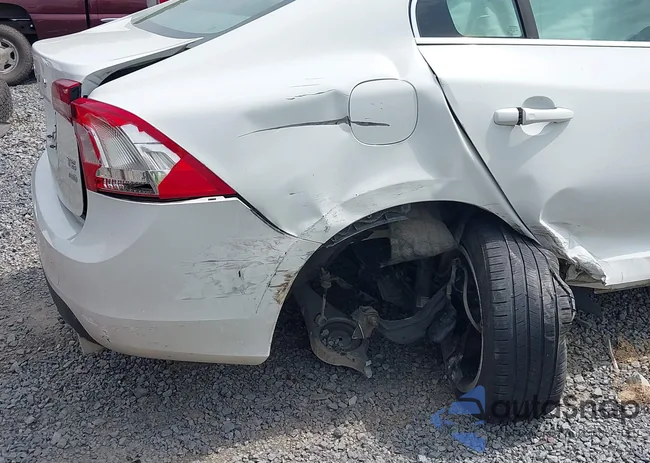 YV1612FH7D2173891: 42301937