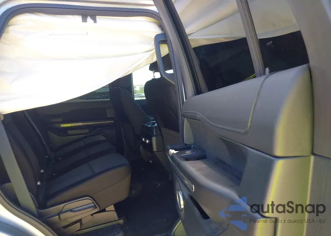 1FMJU1HT4MEA32953: 42301987