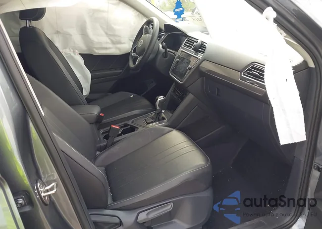 3VVNB7AX4RM138429: 42303215