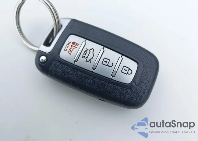 KMHGC4DF6CU198054: 42303352