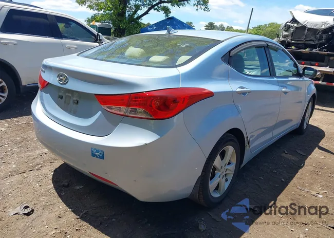 KMHDH4AE3DU624042: 42303435