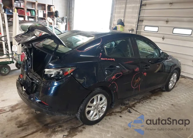 3MYDLBZV5GY146138: 42303472