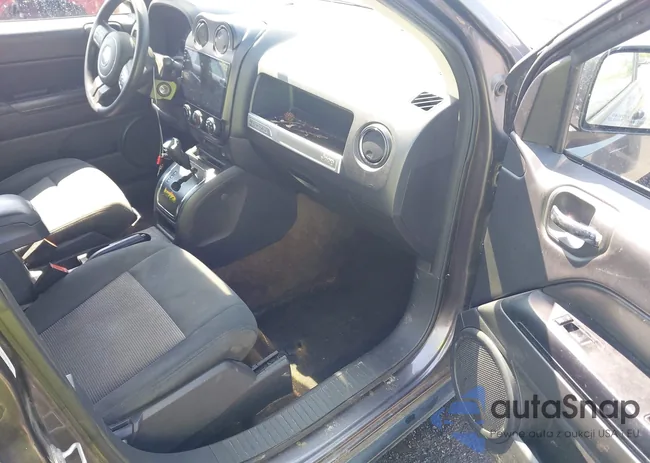 1C4NJDBB0GD556711: 42304481