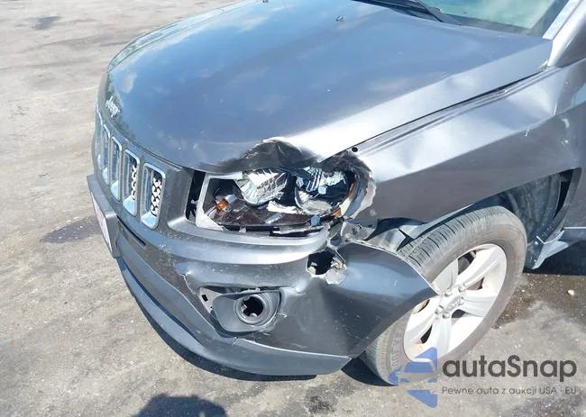 1C4NJDBB0GD556711: 42304481