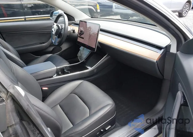 5YJ3E1EB1JF090907: 42304560