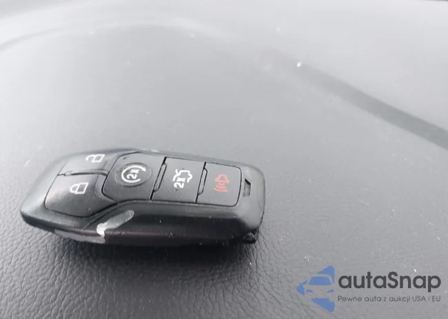 3FA6P0K95GR220039: 42304617