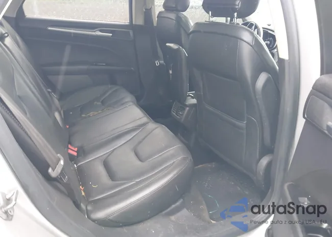 3FA6P0K95GR220039: 42304617