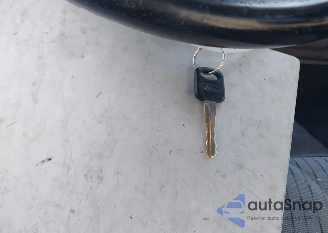 1FTCR14X1RPC62677: 42303908